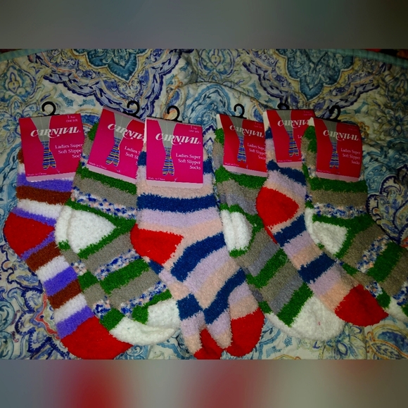 Carnival Accessories - SIX PAIR OF LADIES SUPER SOFT SOCKS